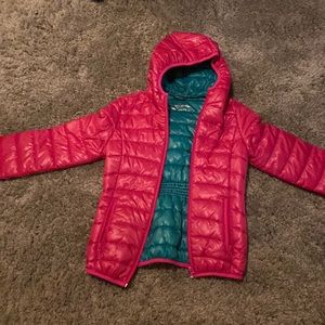 Lightweight jacket for cold weather